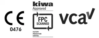 Kiwa gecertificeerd logo's van HDA voor kwaliteitsmanagement en fabrieksproductiecontrole, symbool voor betrouwbaarheid.